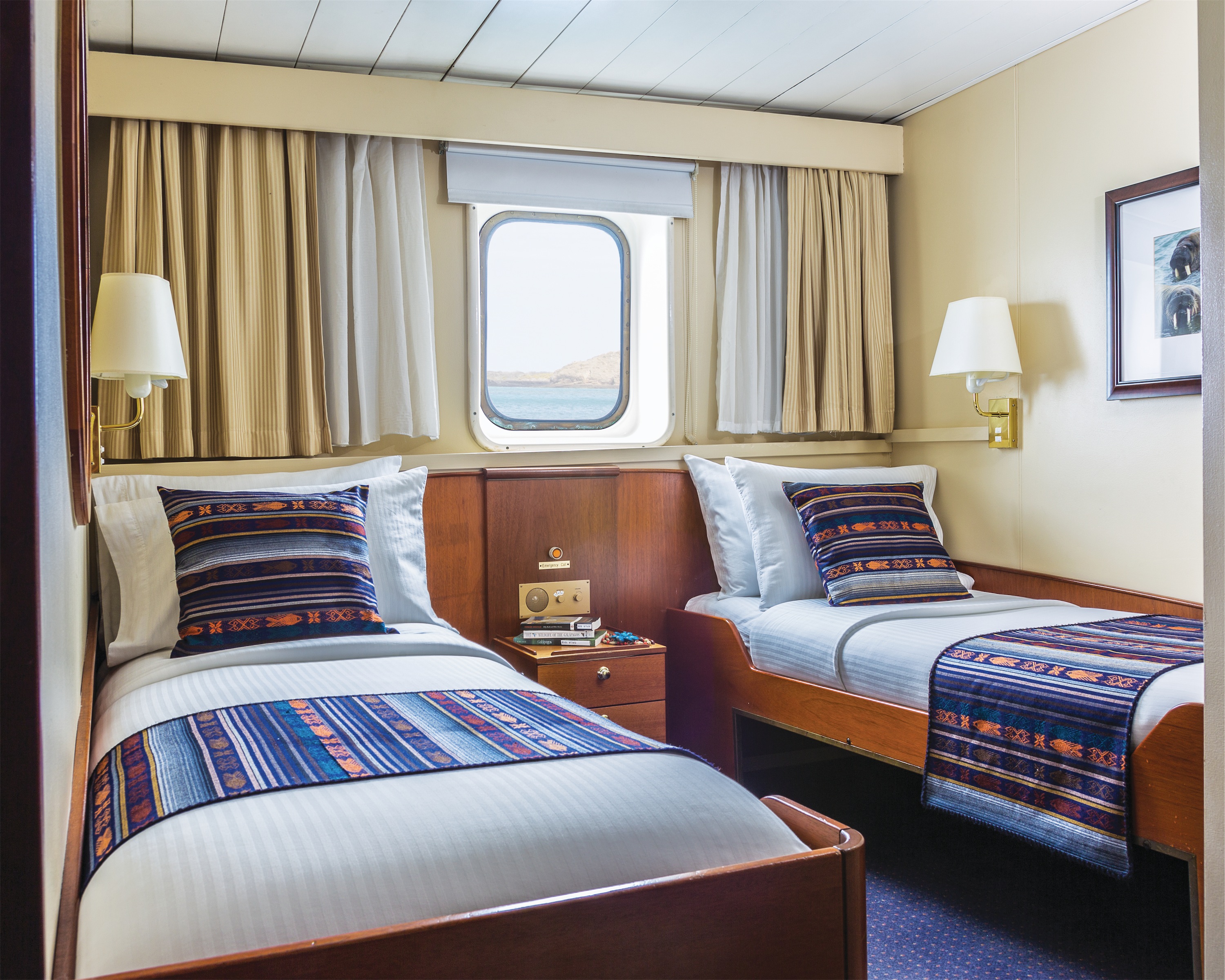Lindblad Expeditions National Geographic Endeavour Accommodation Category 5 Twin 2.jpg